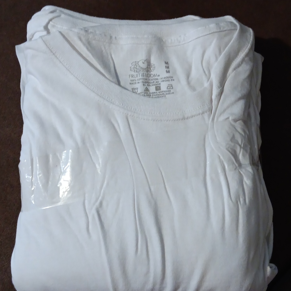 Mens white t shirts. New without tags